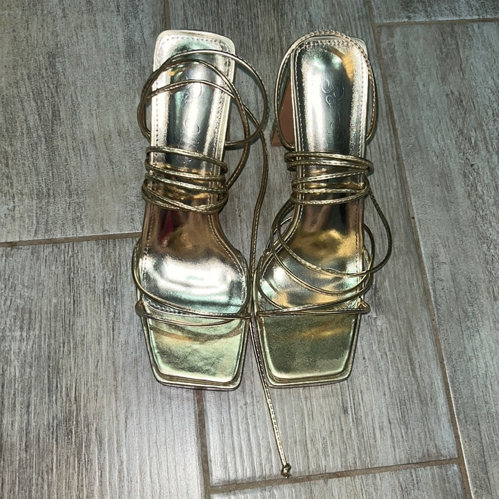 GOLD LACE UP HEELS
